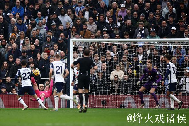 奥多伊在森林对阵热刺的比赛中以两射一传荣膺英超官方全场最佳球员。